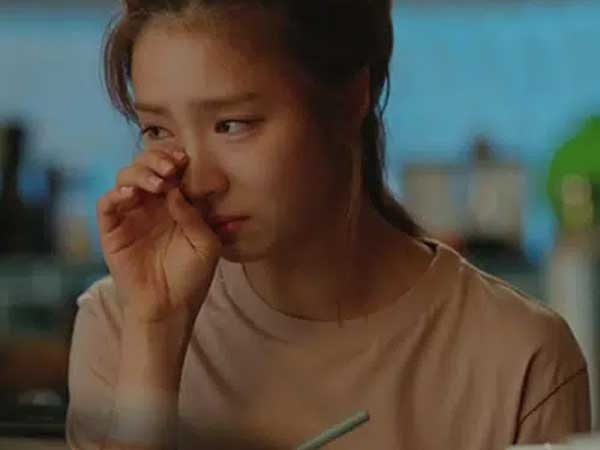Đang bàn bạc chuyện ly hôn với chồng thì con trai bước vào hỏi 1 câu khiến tôi lặng người muốn xé đơn ngay lập tức