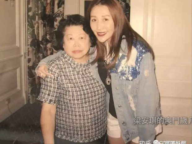Bảo mẫu trong gia tộc Vua sòng bài Macau: Người may mắn trúng số gần 90 tỷ đồng, người được cô chủ yêu thương hơn mẹ ruột