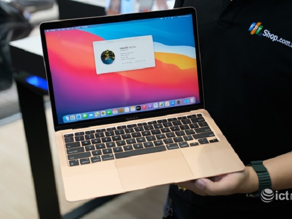 Mở bán Macbook sớm, Apple muốn 'đấu' với thị trường xách tay?