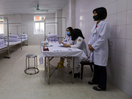 Người Việt có thể tiêm vắc xin COVID-19 'dịch vụ' khoảng quý 1-2021