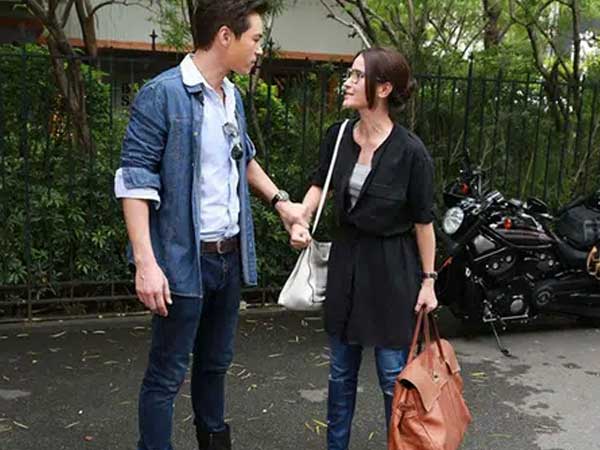 Bị dọa đuổi về ngoại vì 'không trọn phận làm vợ', vợ lẳng lặng mở điện thoại cho chồng xem đoạn tin nhắn mà khiến anh đứng hình tại chỗ