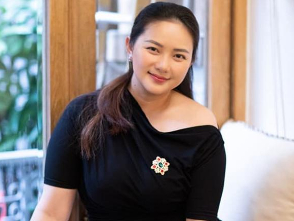 Phan Như Thảo: 'Chồng tôi thích vợ đẹp và vấn đề là anh ấy vẫn thấy tôi đẹp'