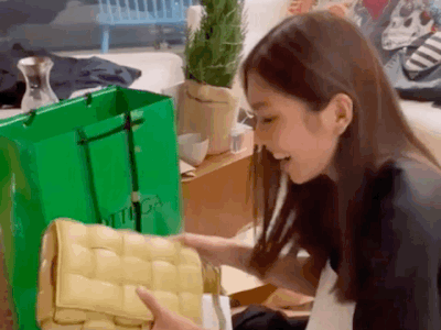 Thảo Nhi Lê có động thái đầu tiên sau khi tình cũ Huy Trần lộ hint yêu đả nữ Ngô Thanh Vân