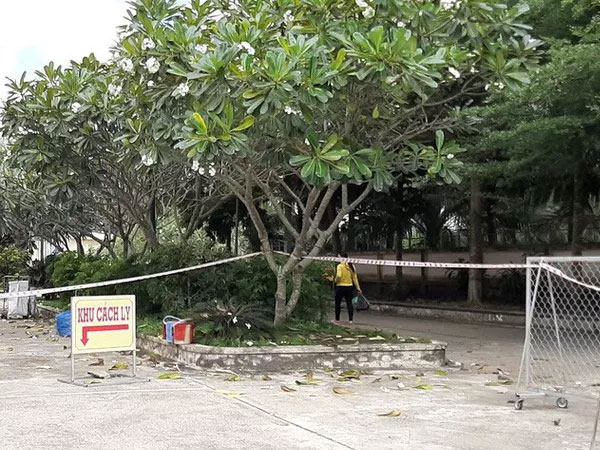 Người đàn ông tên K đi cùng BN1451 không dùng điện thoại, không biết khả năng cao mắc Covid-19