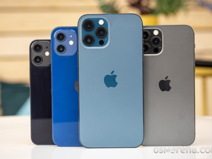 Cộng đồng mạng bức xúc khi iPhone 12 Pro Max cháy hàng dịp cuối năm, các cửa hàng đồng loạt tăng giá