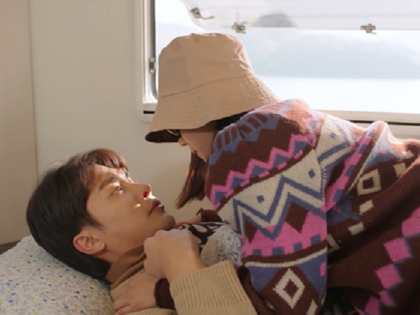 Mới lần đầu đụng độ, Hoàng Yến Chibi đã vội ngã nhào vào lòng trai đẹp Sung Hoon ở tập 1 Siêu Sao Mờ Ám