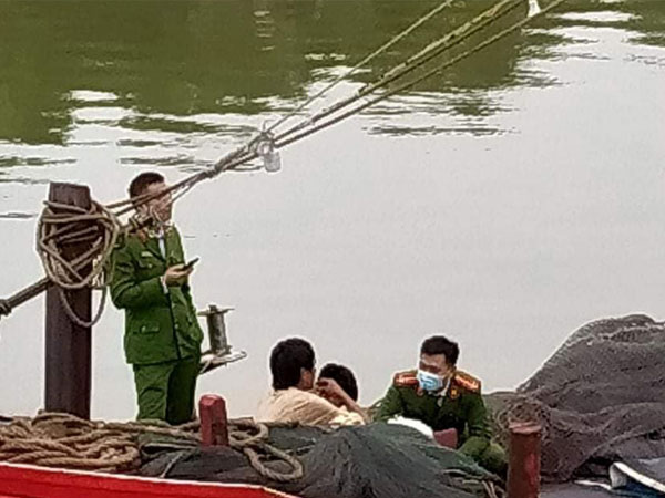 Phát hiện thi thể người đàn ông đang phân hủy trôi dạt trên biển
