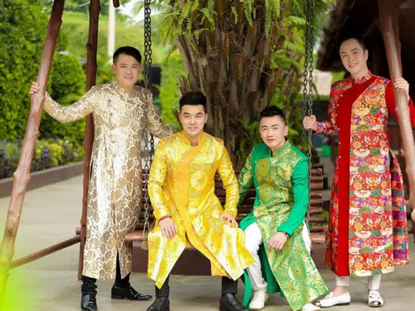 Ưng Hoàng Phúc đứng không vững khi nhận tin Vân Quang Long đột ngột qua đời