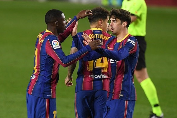 Không Messi, Dembele đưa Barca trở về từ cõi chết