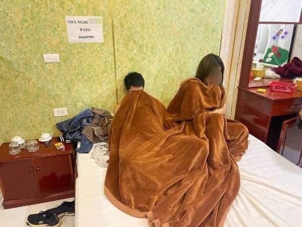 Chủ nhà nghỉ tăng doanh thu bằng cách điều gái mại dâm đến chiều khách