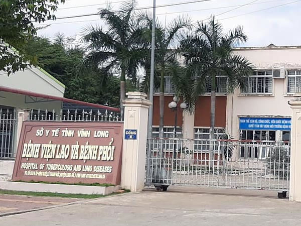 Mẹ của bệnh nhân 1440: 'Con về mặt tái nhợt, không dám vô nhà'