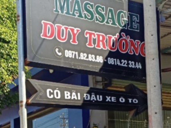 Bắt quả tang 3 nữ nhân viên massage kích dục cho khách: Lộ giá vé VIP dịch vụ 'tắm tiên'