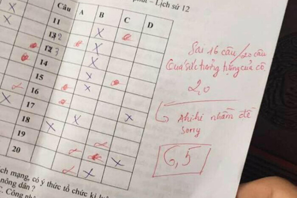 Cô giáo nhầm mã đề và lời nhận xét ấm lòng dành cho học sinh