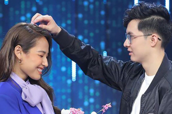 Bomman - Minh Nghi và những cặp đôi vàng của làng LMHT khiến dân FA "tức nổ đom đóm" vì phát "cẩu lương" suốt cả năm
