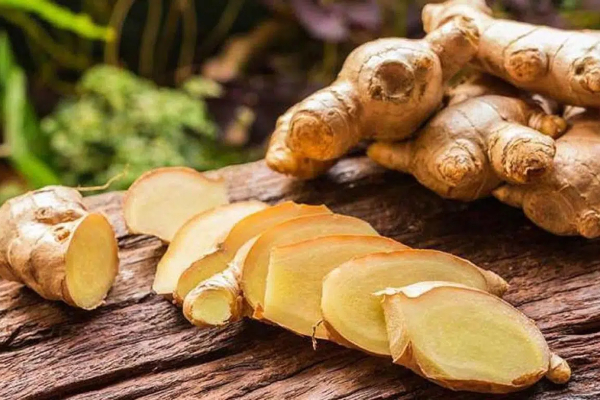 Phòng ho và chữa cảm lạnh: Chuyên gia 'bật mí' một mẹo hay chỉ cần bôi, không cần uống, cả người lớn lẫn trẻ nhỏ đều làm được