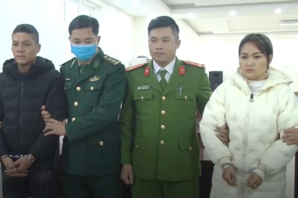Bắt 2 kẻ lợi dụng nghỉ Tết dương lịch buôn 35 bánh heroin