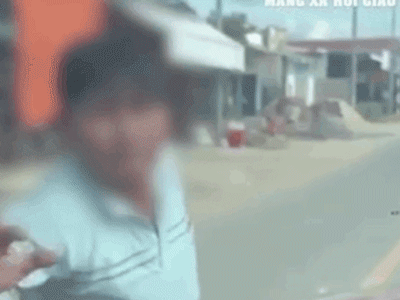 Video: Ma men tay không đấm vỡ kính ô tô, đòi 'tung cước' xử tài xế