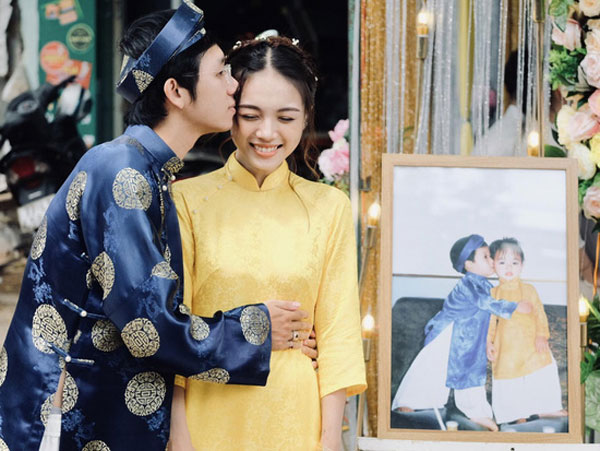 Nụ hôn 'đánh dấu chủ quyền' năm 3 tuổi giúp anh chàng tìm lại và cưới luôn bạn gái thanh mai trúc mã sau 23 năm