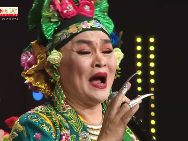 Xuân Hinh bật khóc: Chuyện này tôi giấu kín, chưa nói được cho con, anh em vì sợ họ buồn