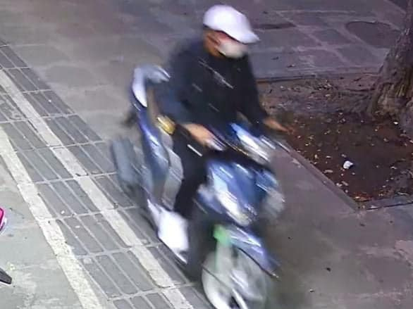 Cùng nhau cướp túi hiệu LV, nam thanh niên bỏ mặc bạn gái khi bị truy đuổi