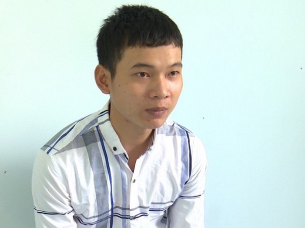 Dùng dao chém người vì bị nhắc không đốt pháo