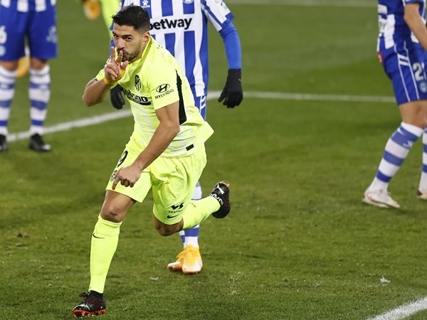 Suarez ghi bàn phút 90, Atletico đòi lại ngôi đầu
