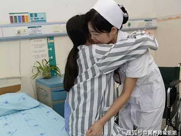 Thiếu nữ 17 tuổi bị suy thận, phải lọc máu suốt đời vì duy trì 3 thói quen xấu