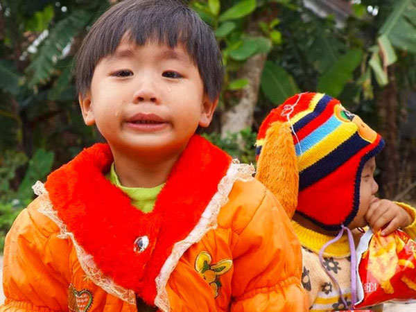 Vụ rơi thang công trình cao tầng: 'Bố hứa làm Tết về mua quần áo mới cho con mà bố đi mãi!'