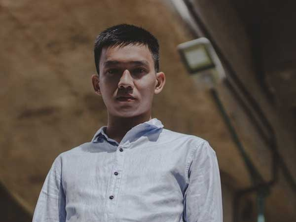 Đi mua sữa cho con về, tôi chết lặng nghe tiếng gào khóc của mẹ và cảnh tượng ám ảnh