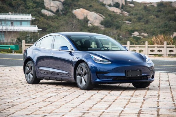 Xe điện Tesla vừa mở hàng tại Trung Quốc đã bán đắt như tôm tươi, 100.000 đơn chốt chỉ trong vòng vài tiếng