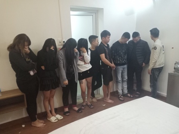 Khởi tố vụ 71 thanh niên nam, nữ 'thác loạn' trong khách sạn