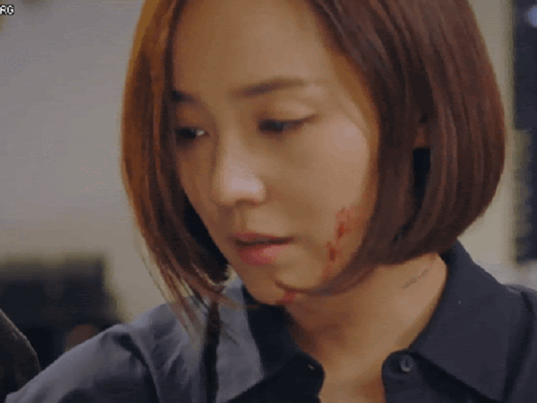 Penthouse tập 20 bùng nổ drama: Hai ác nữ đồng loạt quỳ gối xin chị đẹp Lee Ji Ah tha tội