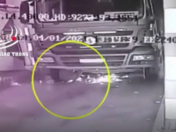 Clip kinh hoàng: Chui xuống gầm xe tải để kích đề, chiếc xe bất ngờ 'trôi tự do' khiến tài xế tử vong thương tâm