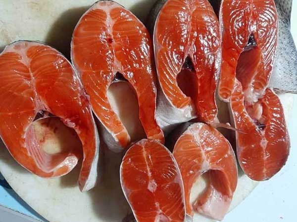 Cá hồi Sa Pa lại siêu rẻ, 1 năm 2 đợt giảm sốc, dân nuôi lỗ nặng