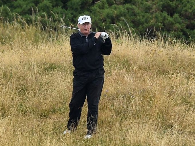 Lãnh đạo Scotland cảnh báo ông Trump không tới chơi golf