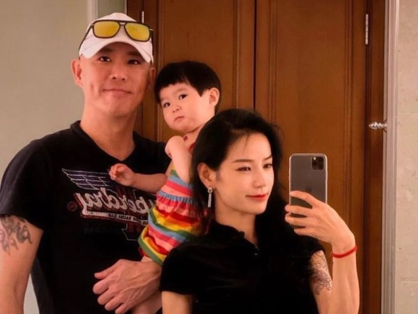 Bóc mẽ gia đình đại gia 'dỏm' từng phá đảo Tiktok: Hàng hiệu 'pha-ke', siêu xe mượn và cuộc sống sang chảnh giả dối của những kẻ phông bạt