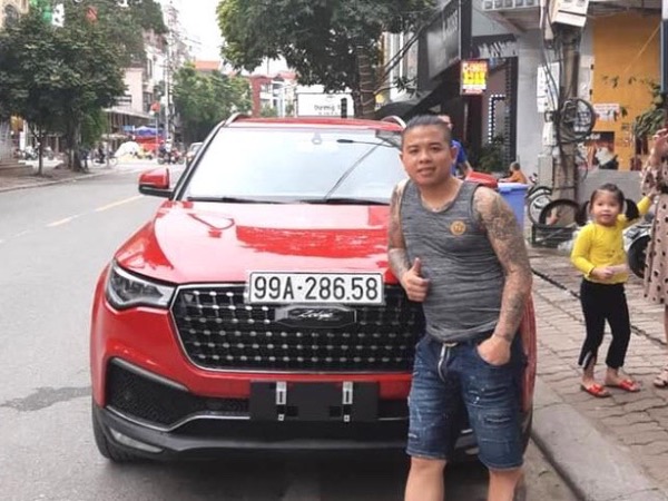 Bắt giữ 1 nghi phạm nổ súng vào xe của 'thánh chửi' Dương Minh Tuyền