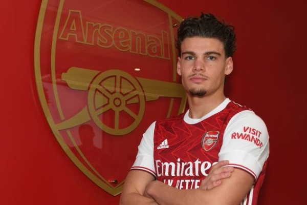Arsenal đón tân binh đầu tiên trong kì CN mùa Đông