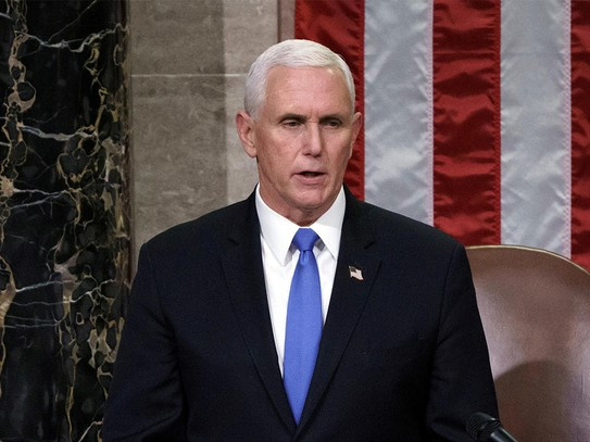 Pence 'không loại trừ' kích hoạt điều khoản phế truất Trump