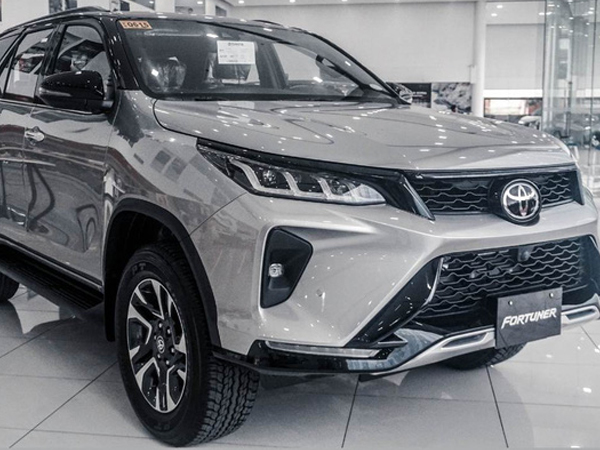 Thông tin cụ thể, giá bán chính thức của chiếc Toyota Fortuner bản nâng cấp mới