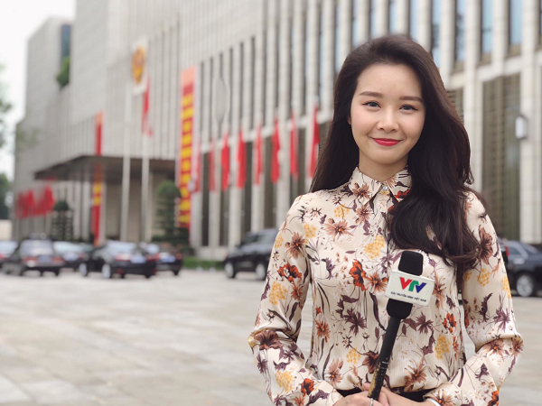 Biên tập viên VTV bị cắt sóng vì mặt quá trẻ sau khi dẫn 3 tháng
