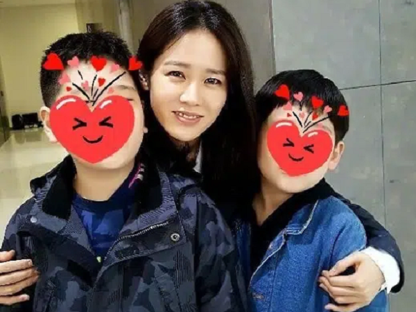 Son Ye Jin lần đầu lộ diện sau tuyên bố hẹn hò với Hyun Bin, gương mặt ra sao mà gây chú ý?