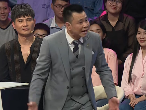 NSND Tự Long: 'Hàng xóm nhà tôi rất ác, không ai vào can bố tôi'