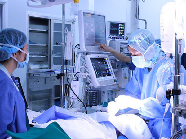 Người đàn ông nhập viện vì dùng tay bẻ gãy 'cậu nhỏ'