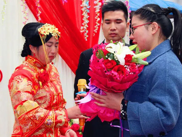 Tốn hơn 1 tỷ cho con trai cưới vợ, sau đêm tân hôn, gia đình chú rể chết điếng vì cô dâu biến mất
