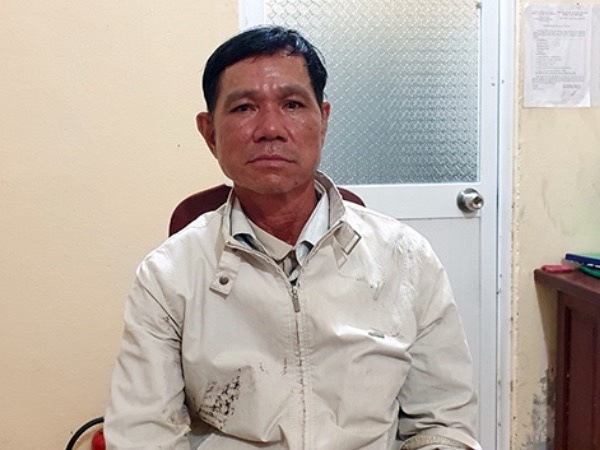 Gã cha dượng cuồng ghen, đâm con riêng của vợ