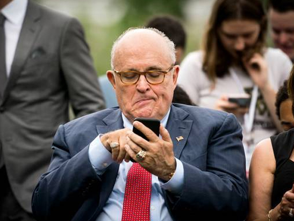 Luật sư của ông Trump có nguy cơ bị tước giấy phép hành nghề