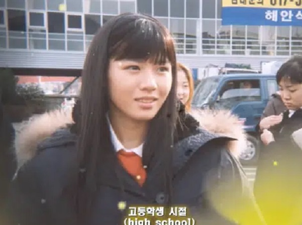 Lộ hình ảnh thời trung học của Son Ye Jin, nhan sắc thế nào mà gây bão mạng xã hội?