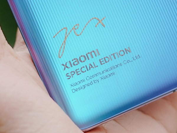 Xiaomi Mi 11 phiên bản đặc biệt có chữ ký của CEO Lei Jun, giá 20 triệu đồng