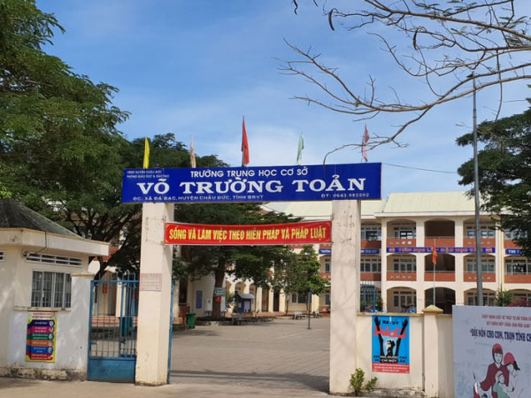 Nữ sinh lớp 7 ở Bà Rịa - Vũng Tàu tự sinh con trong phòng tắm